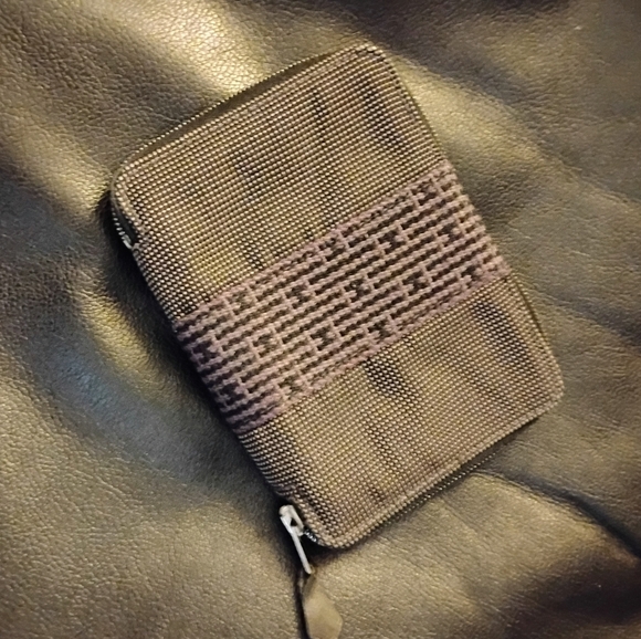 HERMES KNIT Wallet w/Wrap Around Zipper Cloure. Good Condition! - Picture 4 of 16